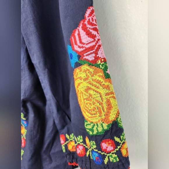 Royal Moda Women's Medium Blouse - Picture 2 of 6